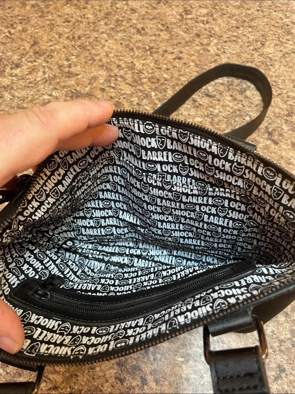 N/A stylish black